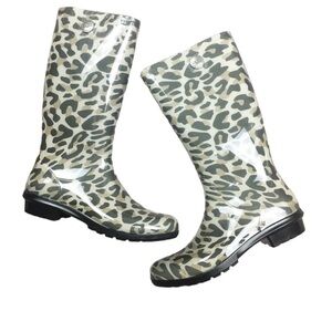 UGG Tall Cheetah Print Rainboots Size 7 — MUST HAVE CLOSET STAPLE!!!